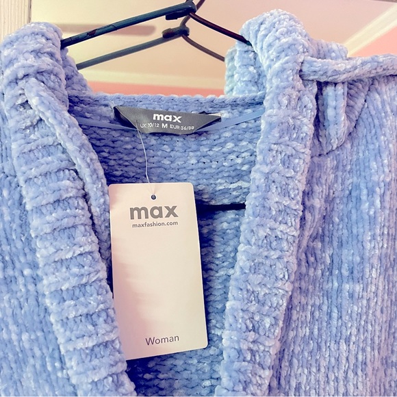 Very Soft warm hoodie in Size UK 12 by Max. Sky blue colour with front pockets - Picture 5 of 6